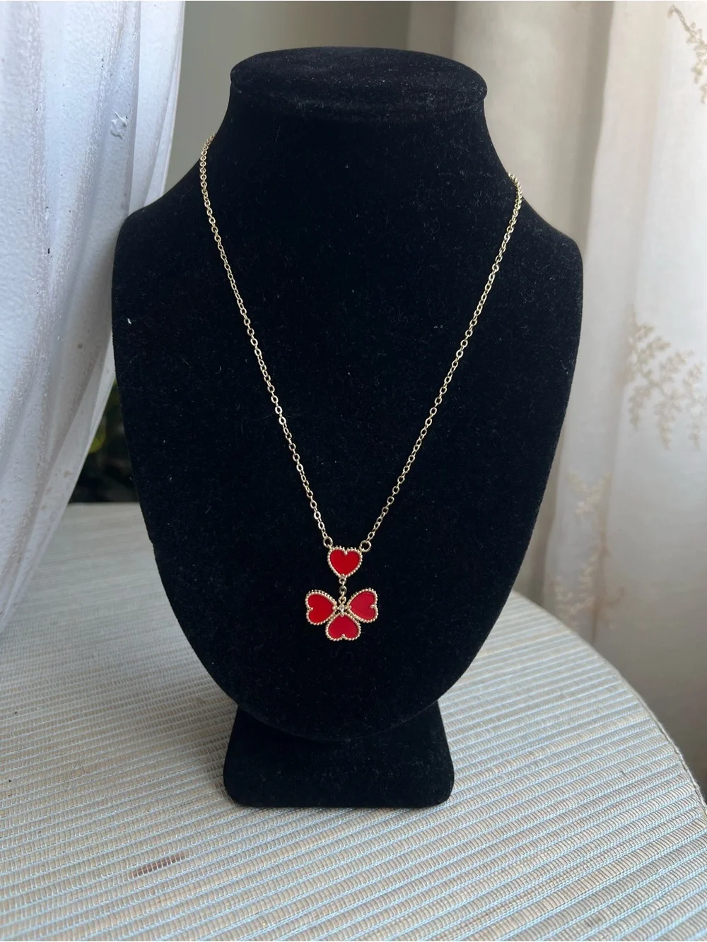 🩷-Gold Chain Necklace with Red Heart Clover dangle Pendant